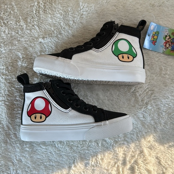 Children’s unisex Super Mario Brothers high top sneakers,Size 11, NWT - Picture 4 of 9
